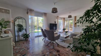 Maison - 206 m² - 8 pièces