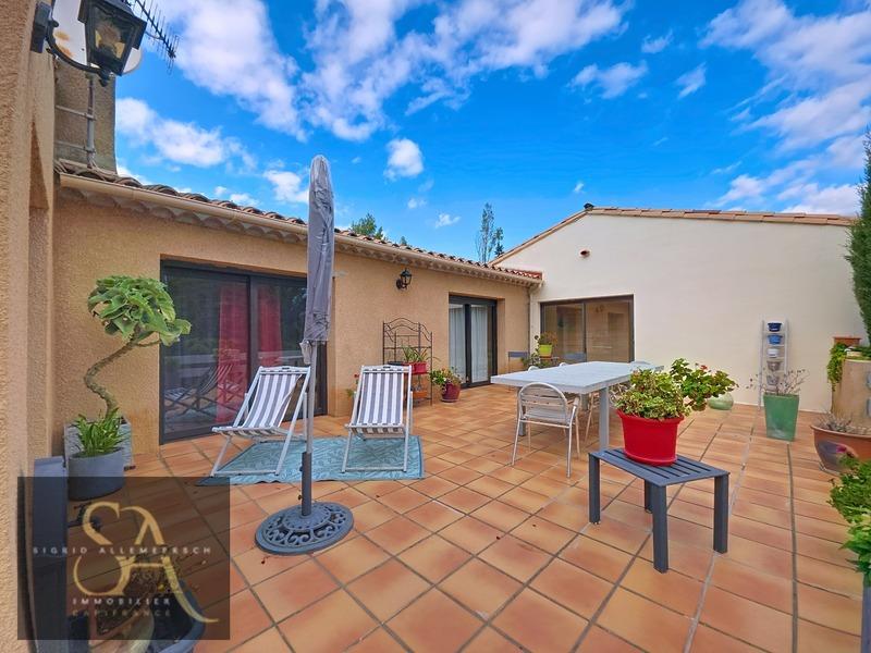 Maison - 250 m² - 13 pièces