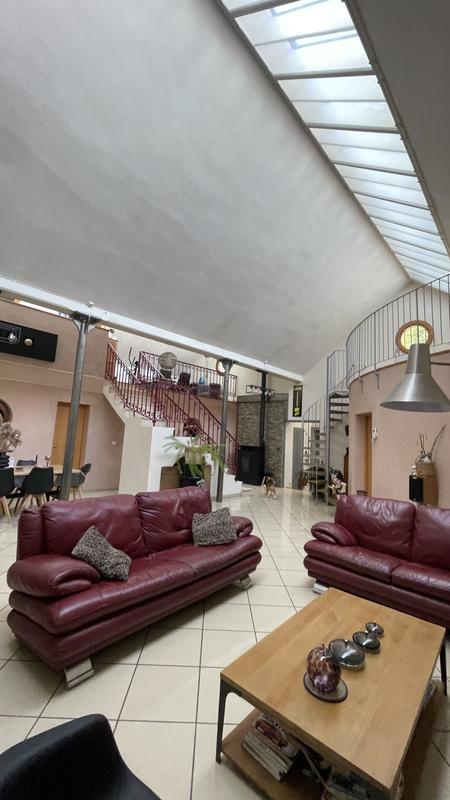 Appartement - 186 m² - 5 pièces