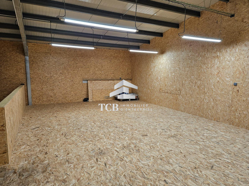 Local d'activités - 380 m²