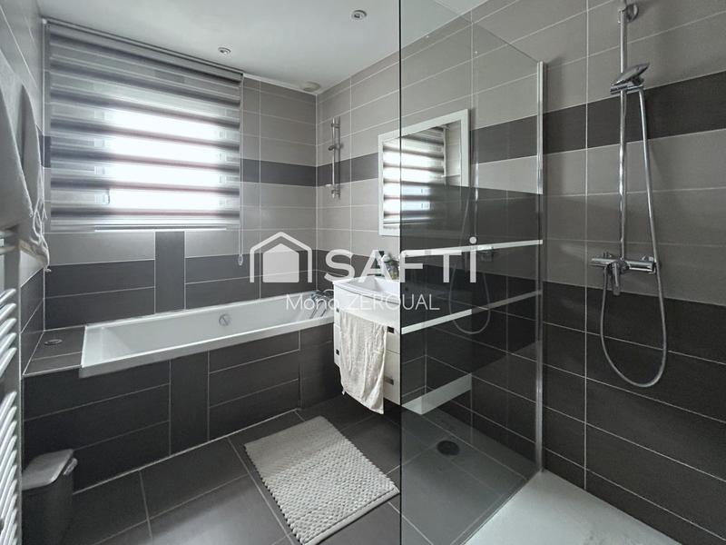 Maison - 138 m² - 5 pièces