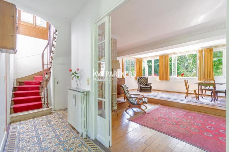 Maison bourgeoise - 256 m² - 9 pièces