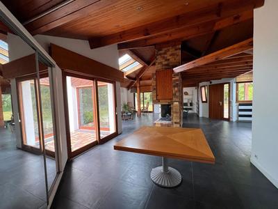 Villa - 225 m² - 6 pièces