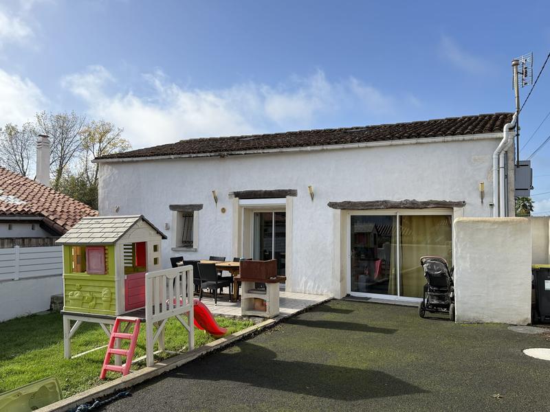 Maison - 92 m² - 4 pièces