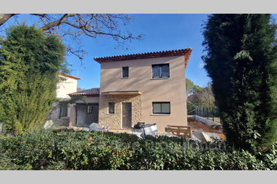 Maison - 98 m² - 4 pièces