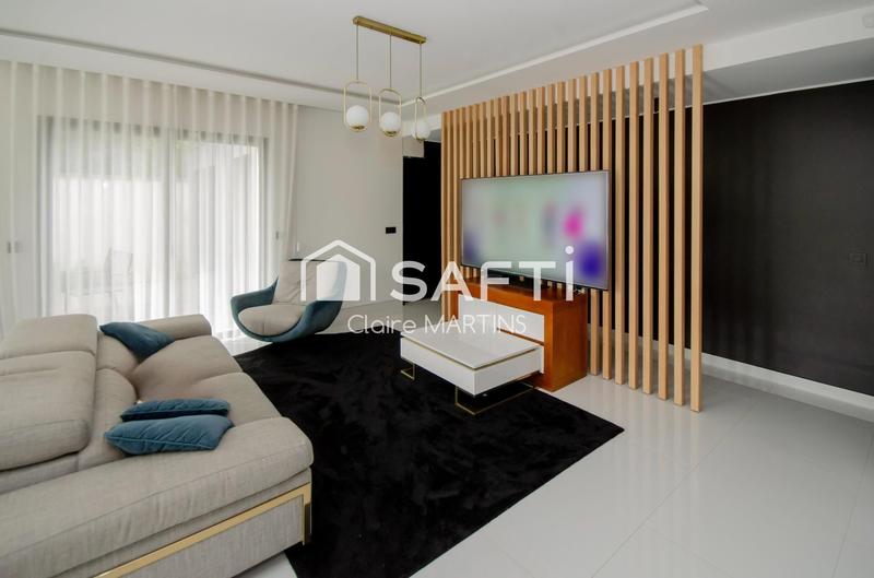 Maison - 185 m² - 8 pièces