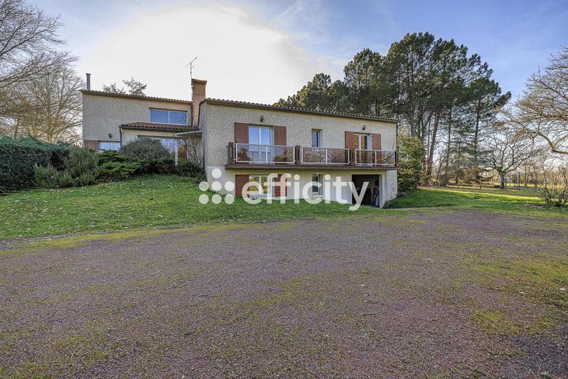Villa - 172 m² - 8 pièces