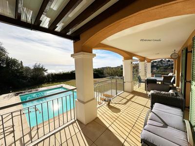 Maison - 200 m² - 6 pièces