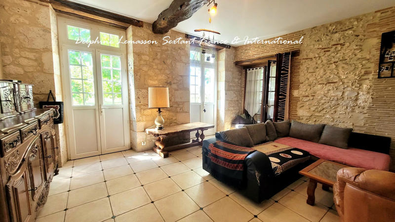 Maison - 435 m² - 13 pièces