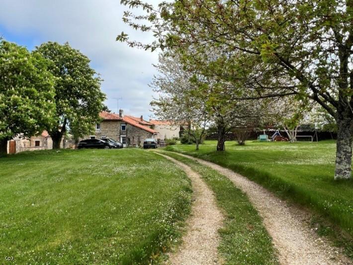 Maison ancienne - 180 m² - 7 pièces