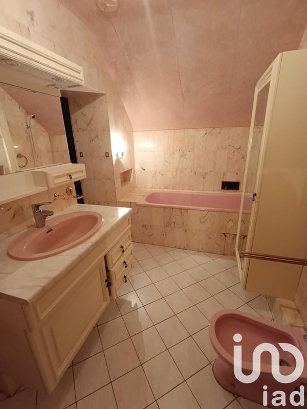 Maison - 305 m² - 10 pièces