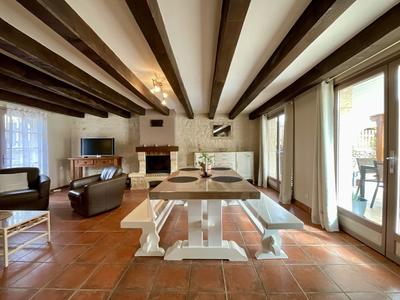 Maison - 250 m² - 10 pièces