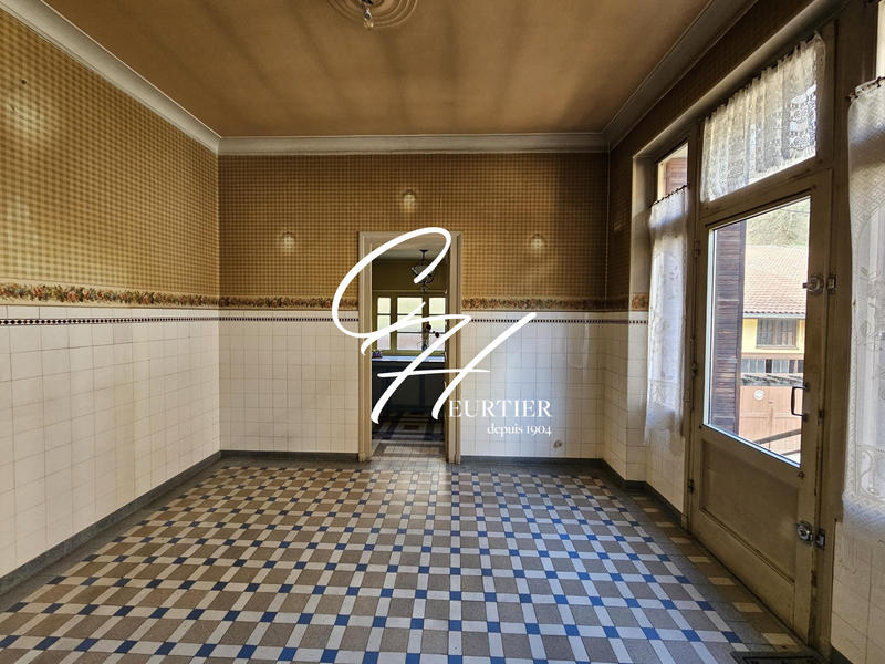 Appartement - 120 m² - 5 pièces