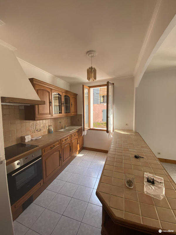 Maison - 142 m² - 9 pièces