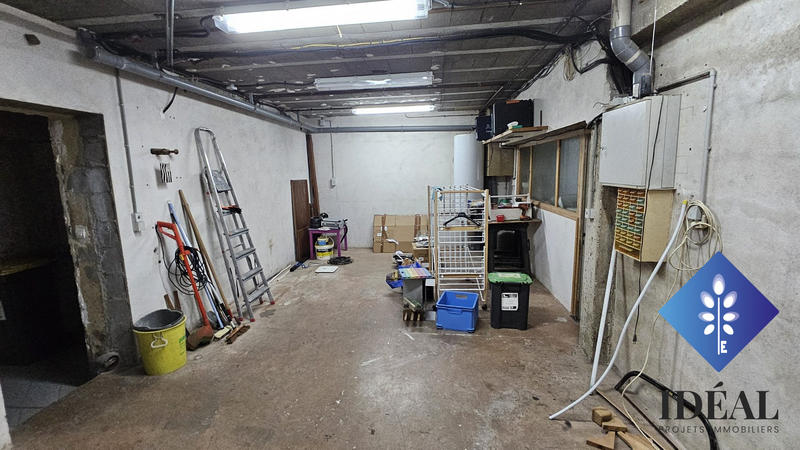 Maison - 210 m² - 6 pièces