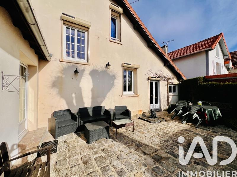 Maison - 99 m² - 6 pièces