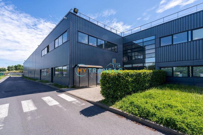 Entrepôt - 32 863 m²