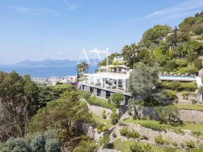 Villa - 260 m² - 7 pièces