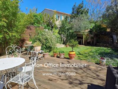 Maison - 207 m² - 5 pièces