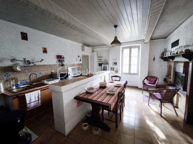 Propriété - 225 m² - 9 pièces