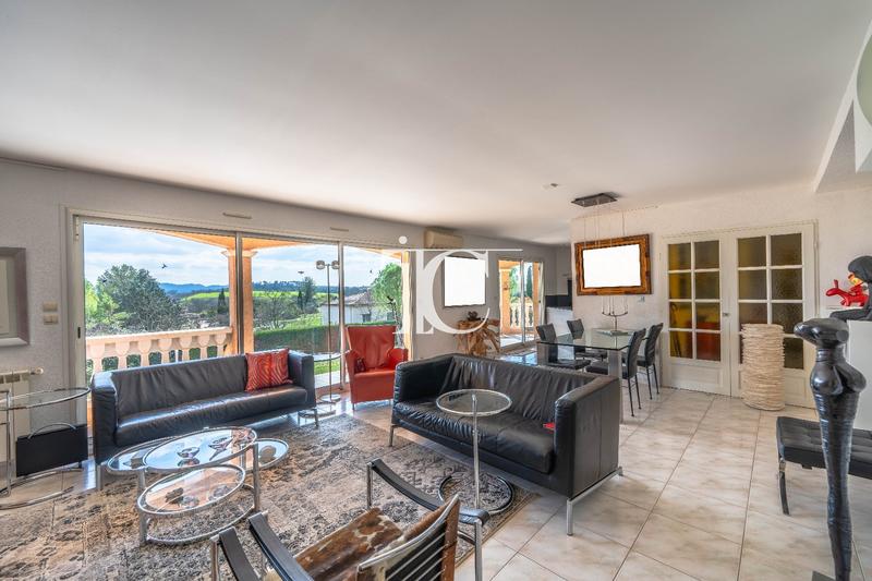 Maison - 200 m² - 6 pièces