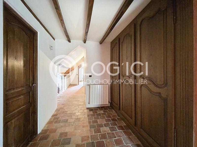 Maison - 220 m² - 8 pièces