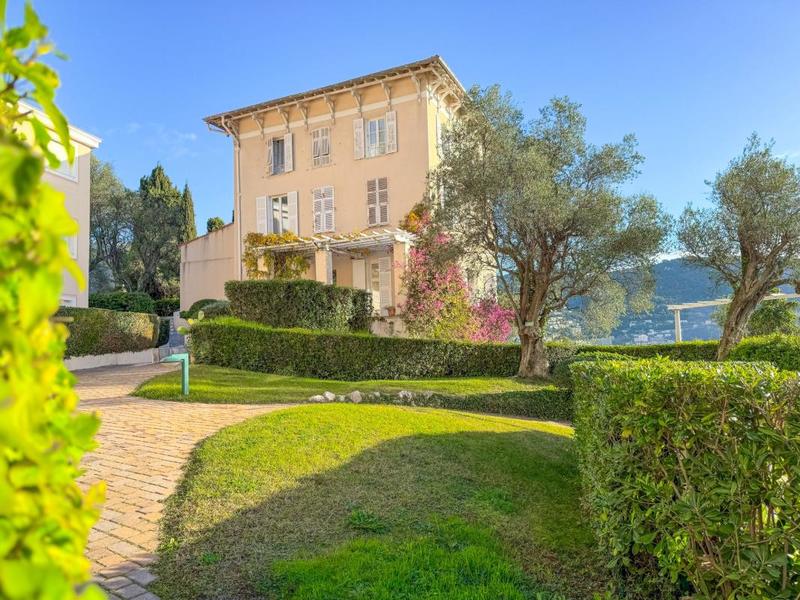 Appartement - 98 m² - 3 pièces