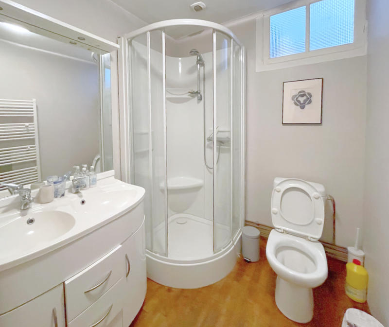 Maison - 218 m² - 12 pièces