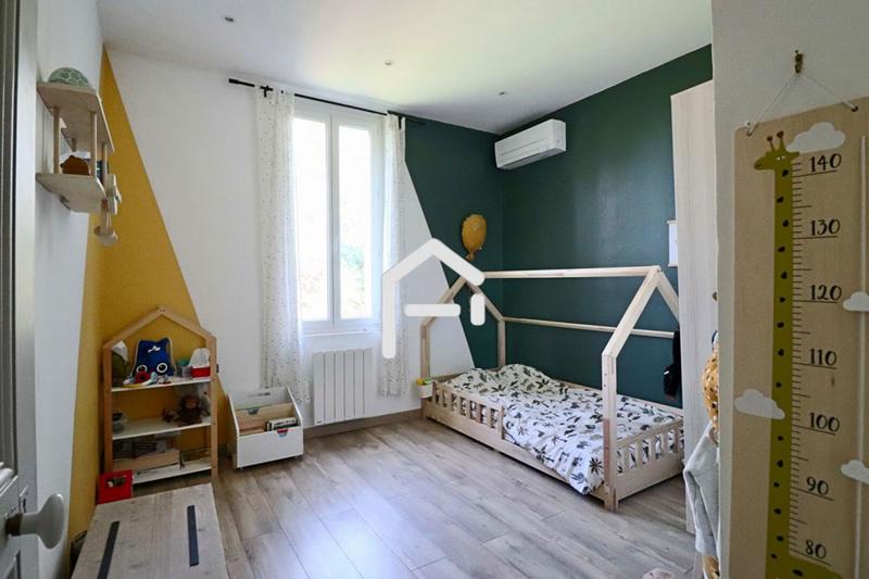 Mas - 259 m² - 8 pièces