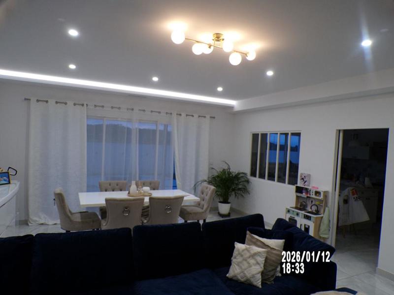 Maison - 121 m² - 5 pièces