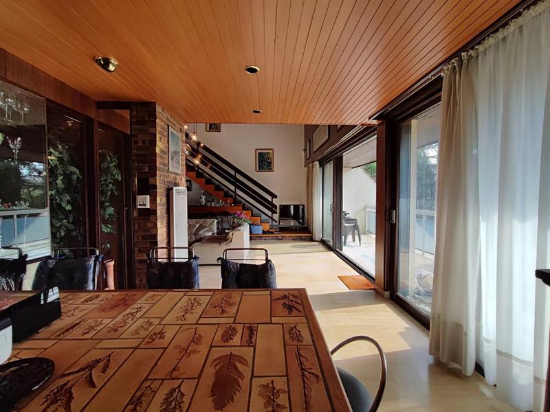 Maison - 200 m² - 10 pièces