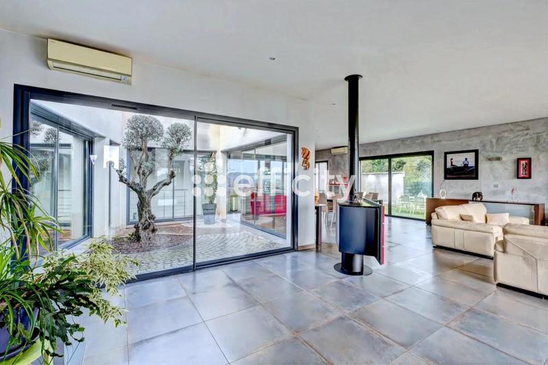 Villa - 174 m² - 6 pièces