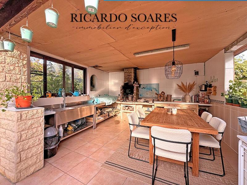 Maison - 204 m² - 8 pièces