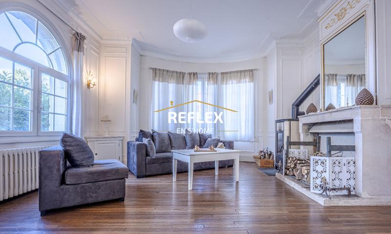 Maison - 317 m² - 12 pièces