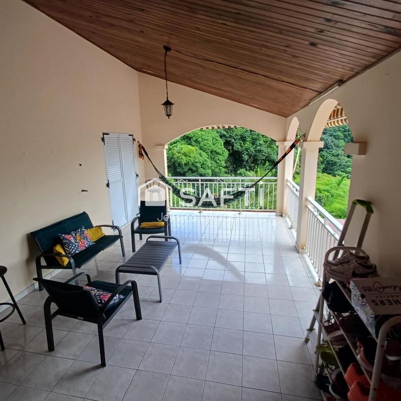 Maison - 250 m² - 8 pièces