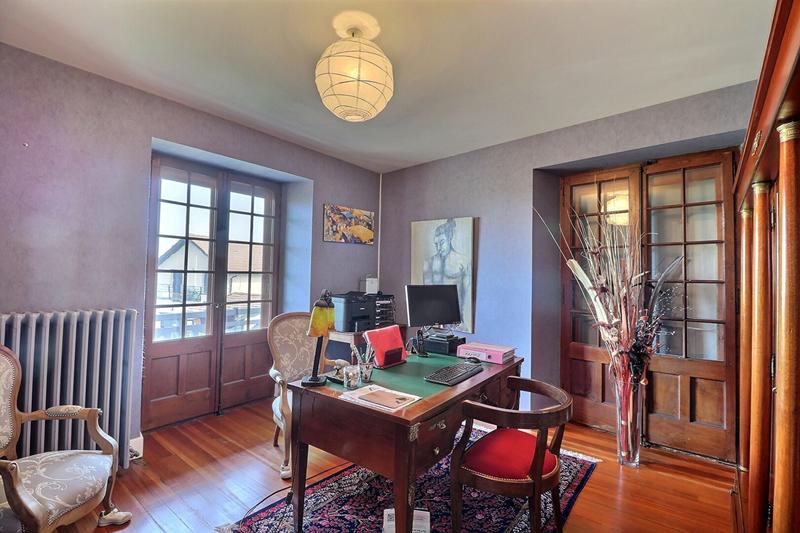 Maison - 210 m² - 8 pièces