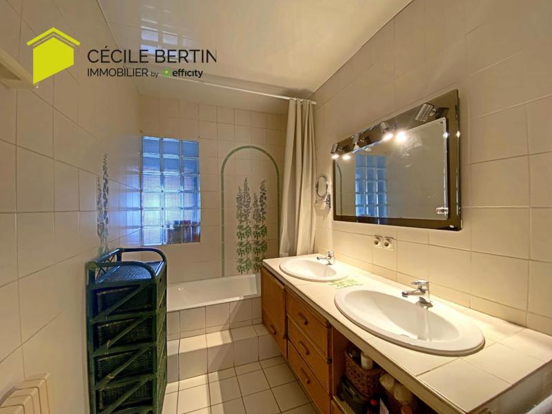 Maison - 97 m² - 3 pièces