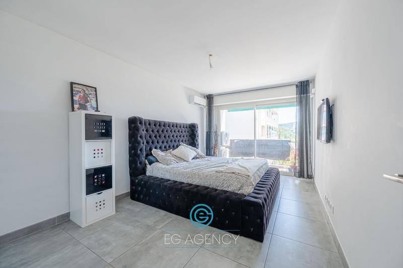 Appartement - 98 m² - 4 pièces