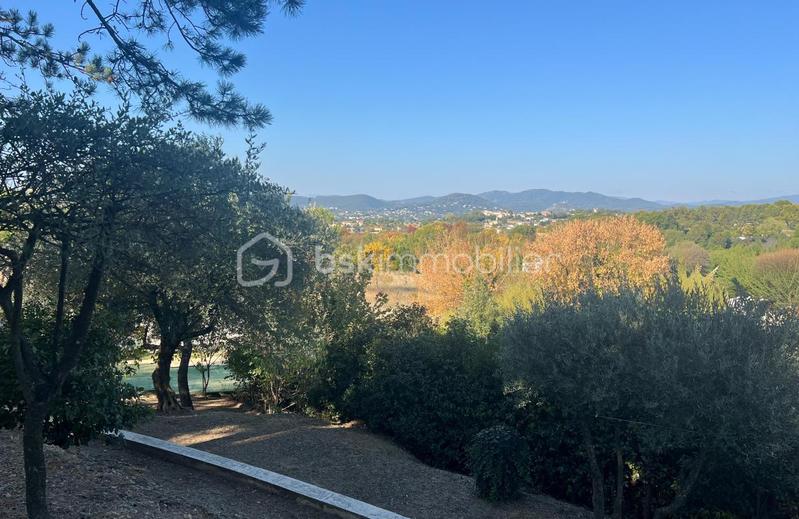 Maison - 141 m² - 6 pièces