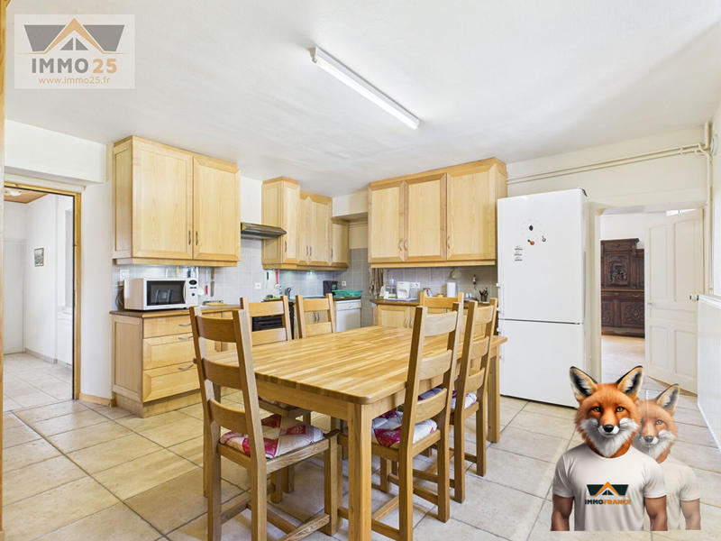 Maison - 211 m² - 7 pièces