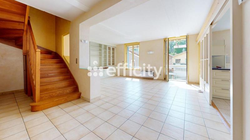 Maison - 333 m² - 8 pièces