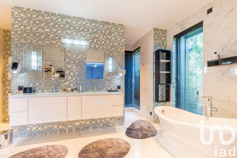 Maison de maîtres - 650 m² - 10 pièces