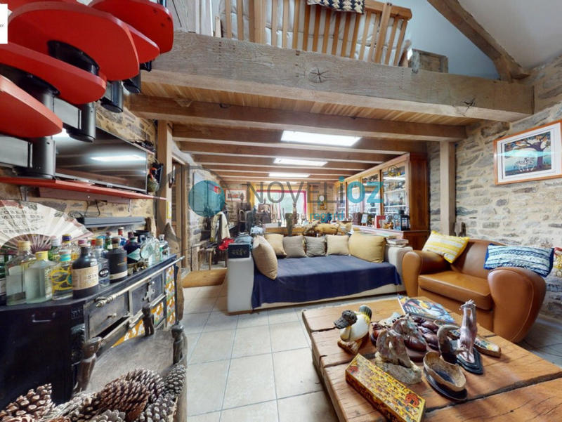 Maison - 259 m² - 8 pièces