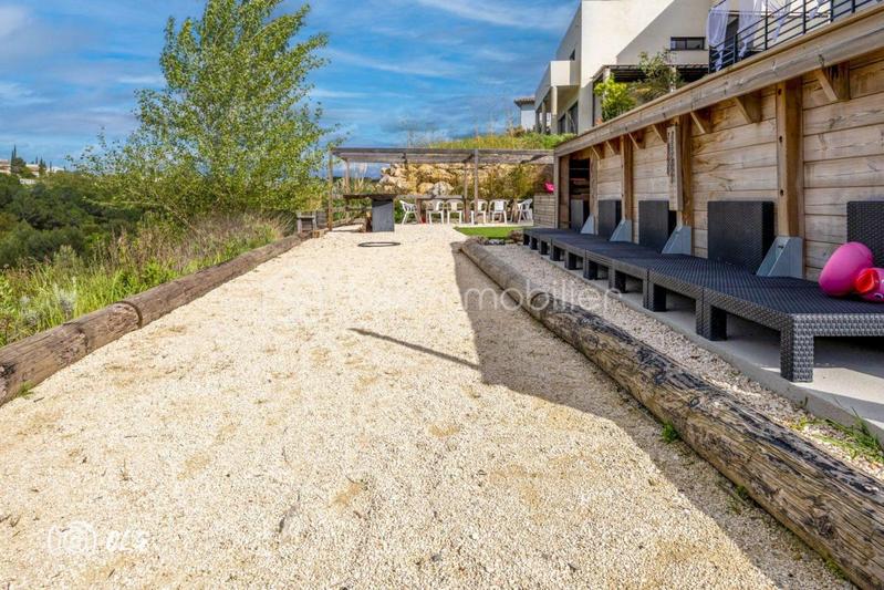 Maison - 208 m² - 6 pièces