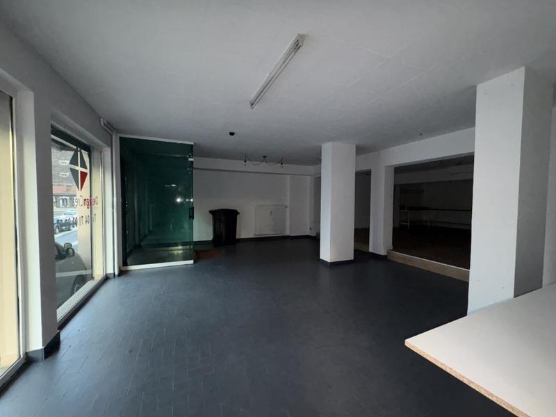 Local commercial - 97 m² - 2 pièces