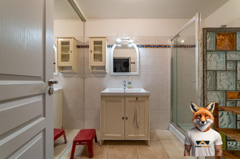 Maison traditionnelle - 266 m² - 10 pièces