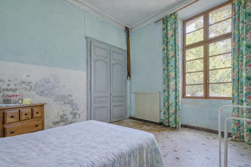 Maison - 400 m² - 6 pièces