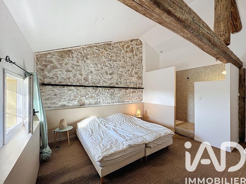 Maison - 460 m² - 13 pièces