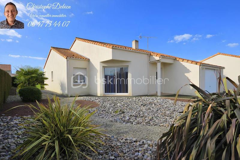 Maison traditionnelle - 90 m² - 4 pièces