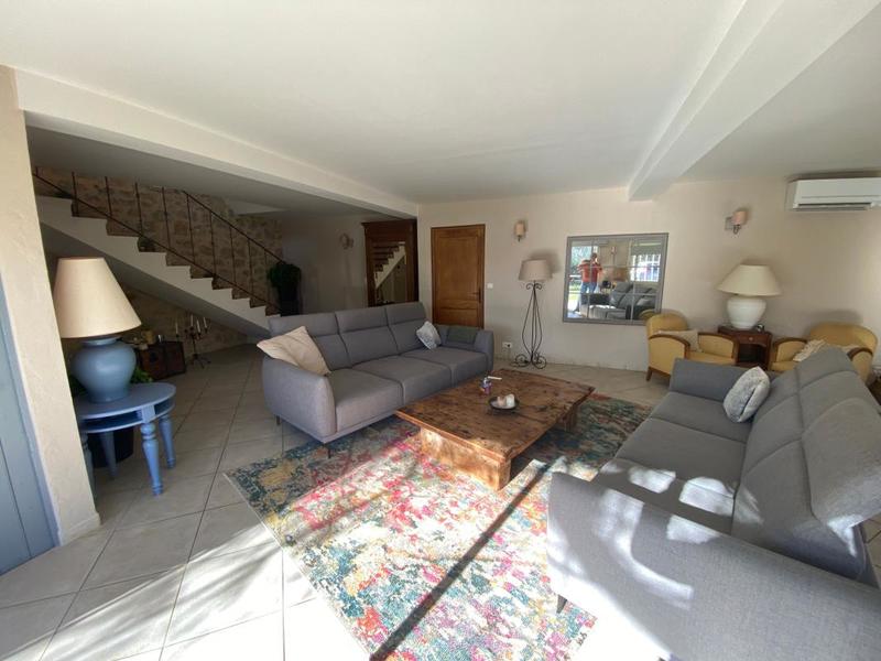 Maison - 250 m² - 7 pièces